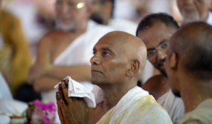 Олигархи вступают в секту и отдают все деньги