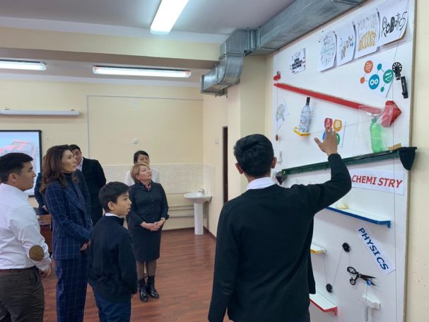 Алия Назарбаева приняла участие в Международном форуме детей и взрослых «Эко-мост в будущее!»