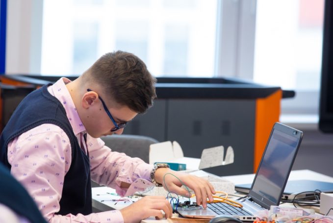 В московских школах откроются новые IT-классы – Департамент образования и науки Москвы