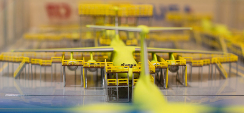 В столице разработали первую отечественную систему роботизированной сборки самолетов