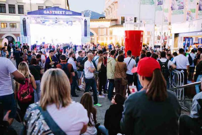 Московская компания Essence установила мировой рекорд в Сочи