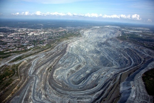 «Ураласбест» разрабатывает самый большой карьер в России