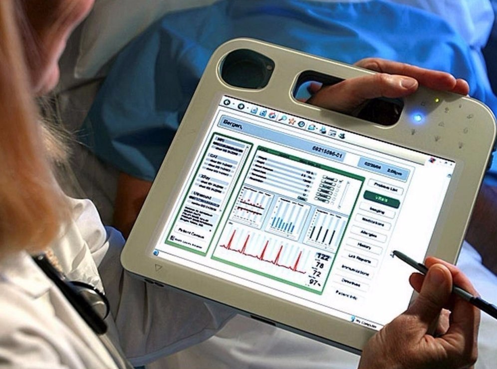 Московские поликлиники начали переход на электронный документооборот